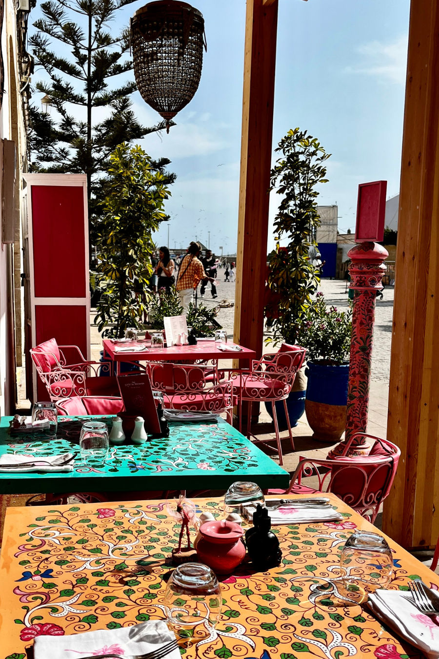 Galerie d'image d'un article sur le restaurant Esprit Rose à Essaouira