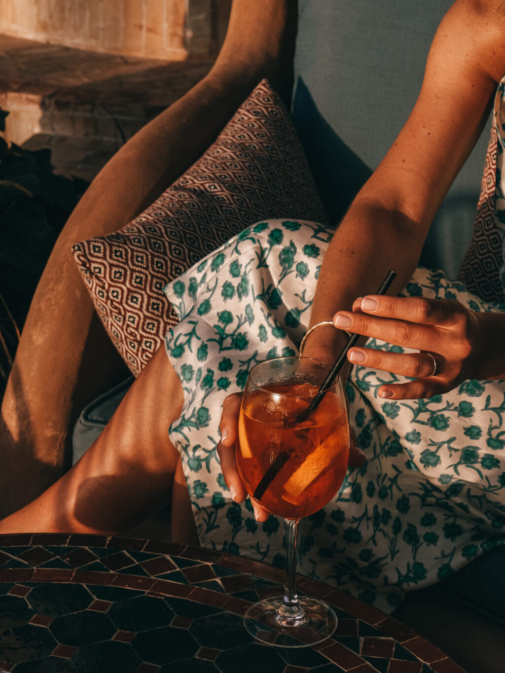 Cocktail au coucher du soleil au Jardin des Douars Essaouira