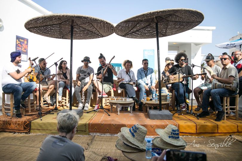 Photo d'illustration d'un article sur le programme de l'Arbre à Palabres, organisé par l'Institut Français du Maroc pendant le Festival Gnaoua