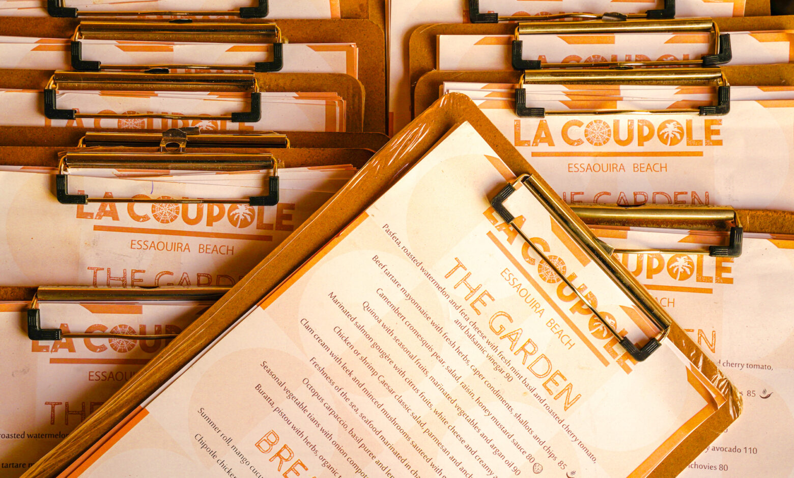 Photo de couverture d'un article sur la nouvelle carte du restaurant La Coupole à Essaouira