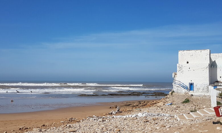 La plage de Sidi Kaouki et le marabout