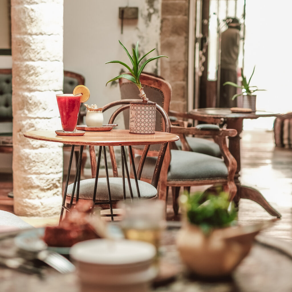 Table du café l'Atelier Essaouira