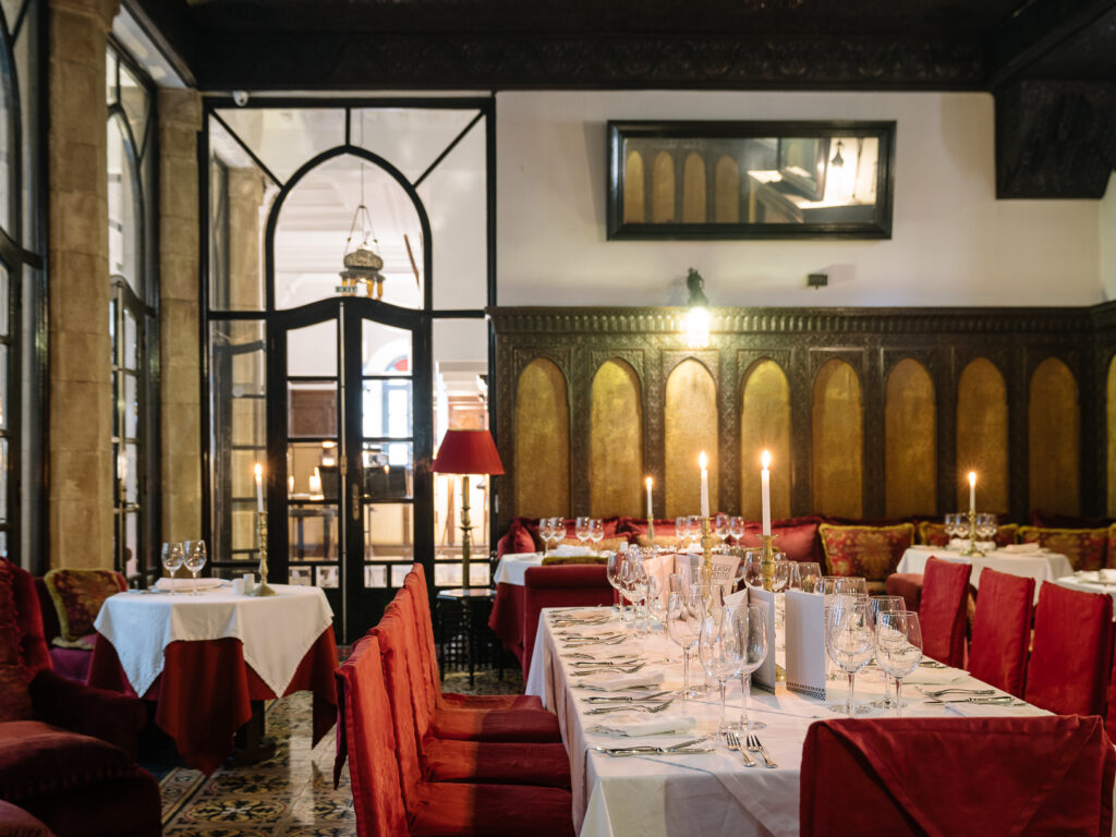 galerie photo du restaurant Le Salon Oriental, salle de restaurant, table gastronomique