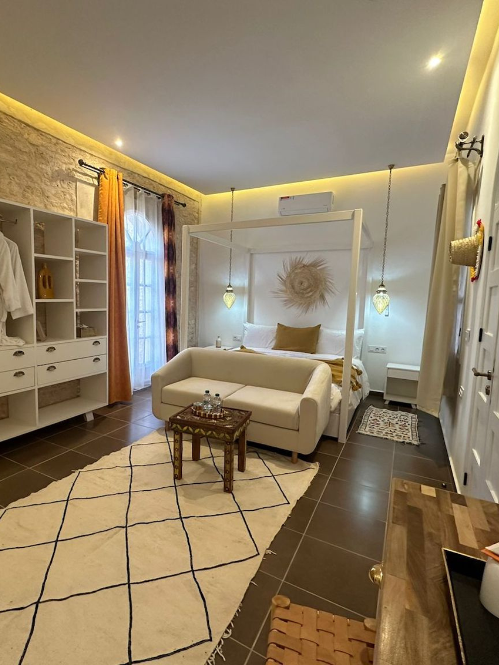 Galerie photo d'un article sur la privatisation du Riad Sabidi à Essaouira. 