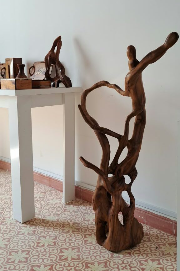 sculptures bois de thuya